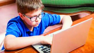 מחשב לעל ילד