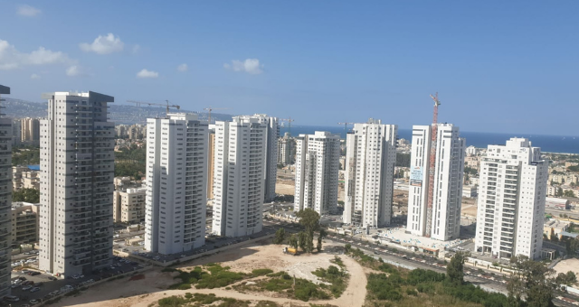 409 עשו מסלול הפוך. מגדלים בקרית מוצקין 