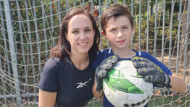 "שהם גרם לי להתאהב בכדורגל". חופית ובנה בן ה-9
