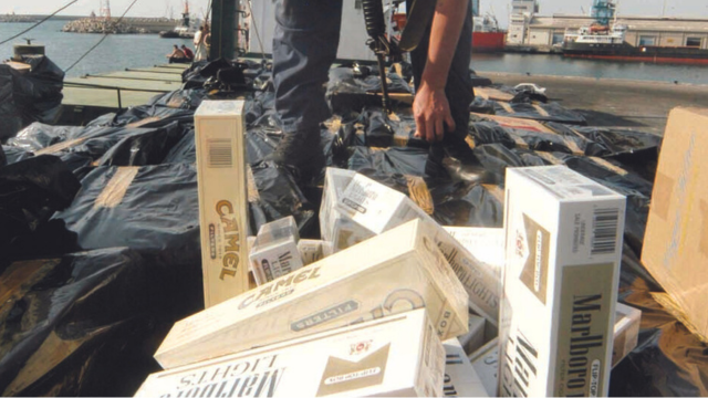 תפיסת סיגריות בנמל (לצילום אין קשר לכתבה)