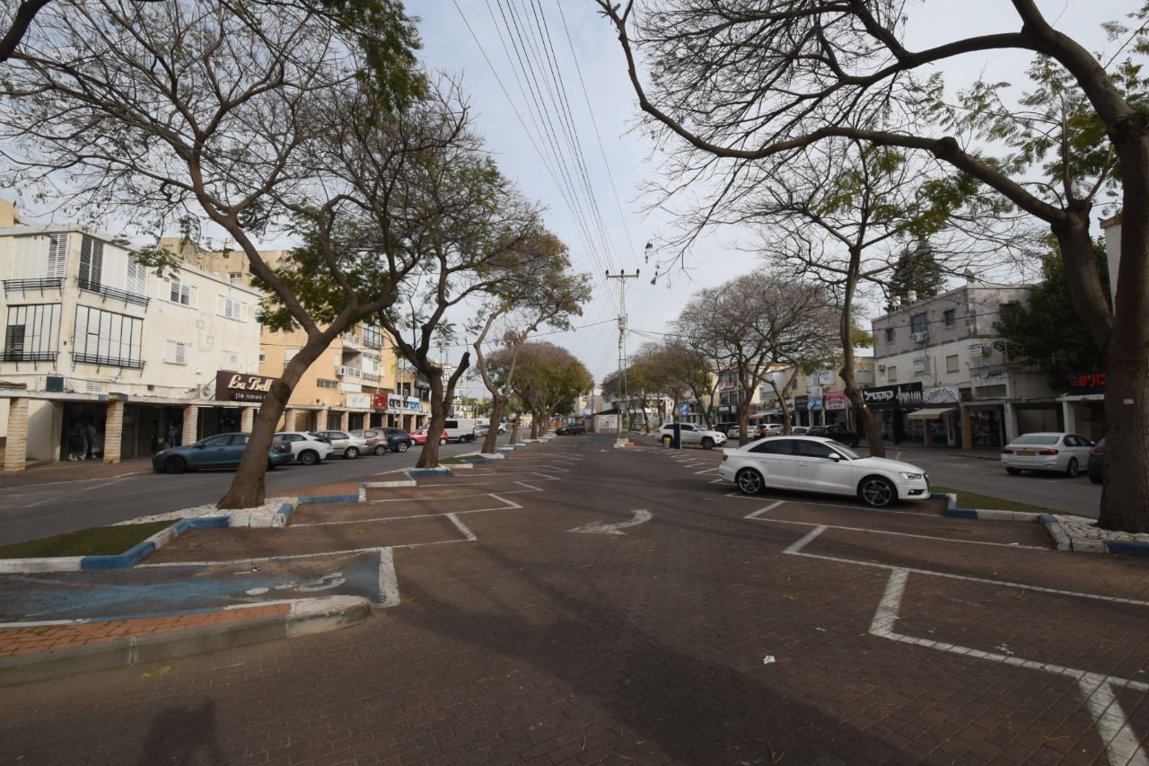 תיעוד מהשטח הרחובות בקריות התרוקנו פארקים גודרו ומגרשים ננעלו וידאו